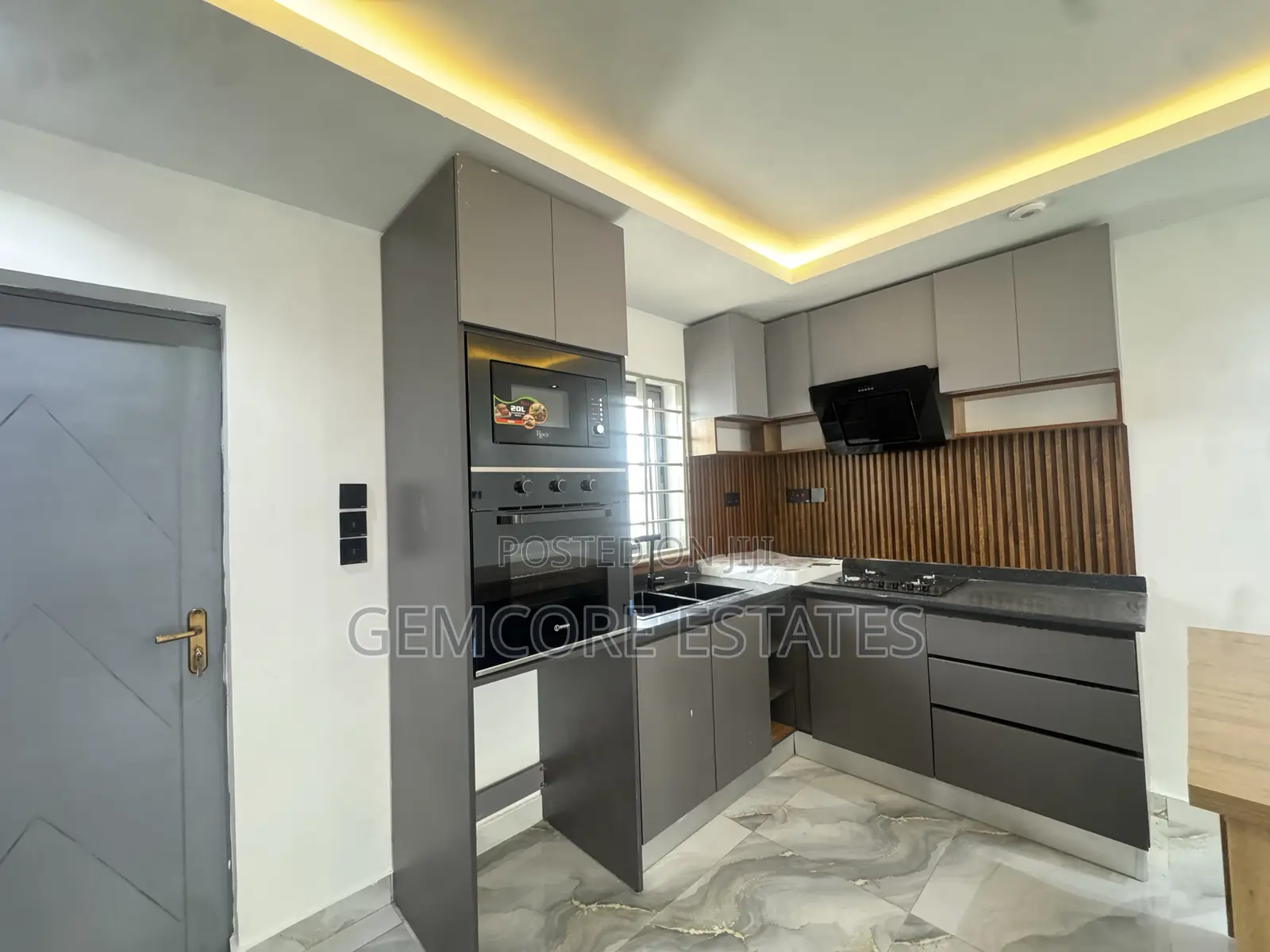 2bdrm Townhouse/Terrace in School Junction, Ashaley Botwe for sale in Ashaley Botwe