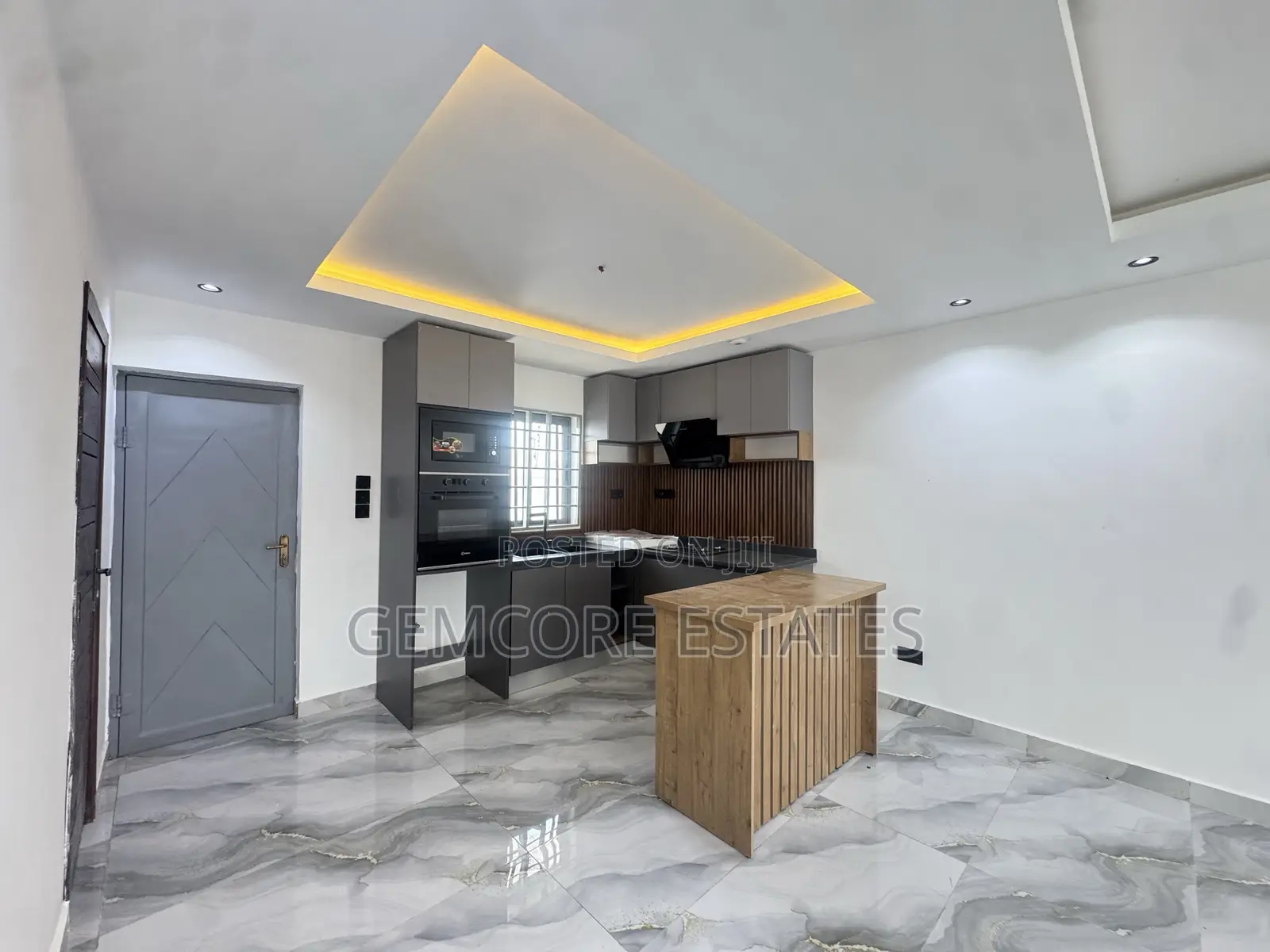 2bdrm Townhouse/Terrace in School Junction, Ashaley Botwe for sale in Ashaley Botwe