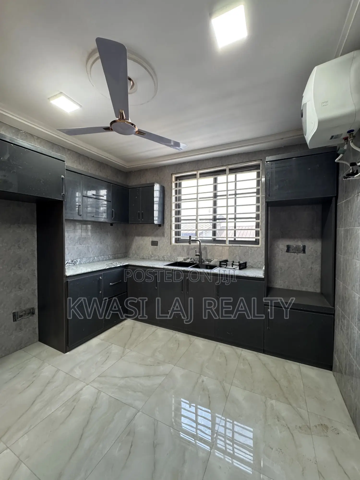 2bdrm Apartment in Inside New Bortianor, Weija for rent in Weija