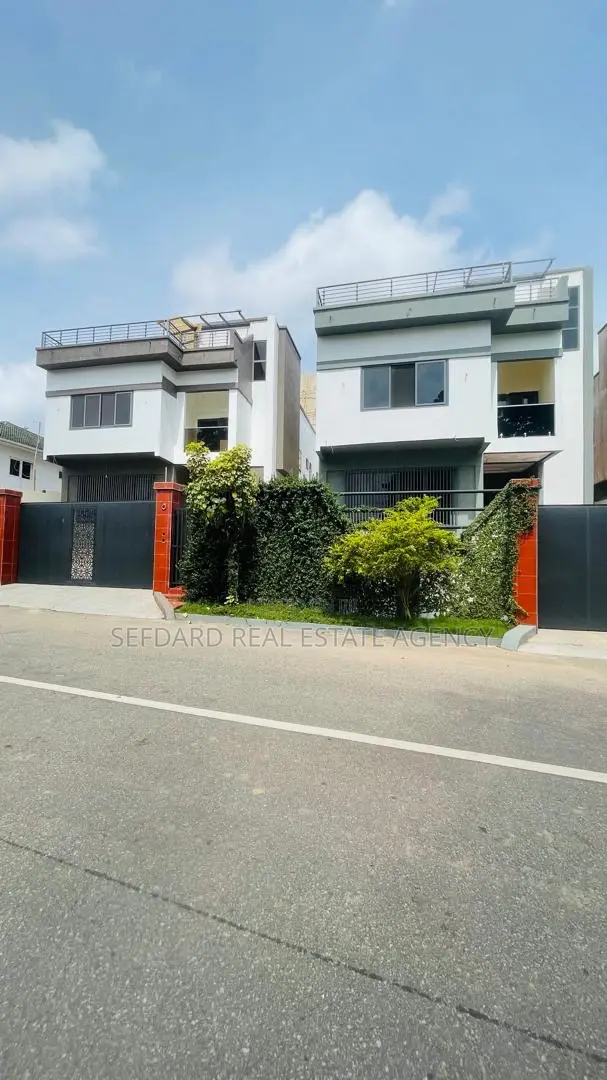 4bdrm Duplex in Sefdard Properties, Aburi for sale in Aburi