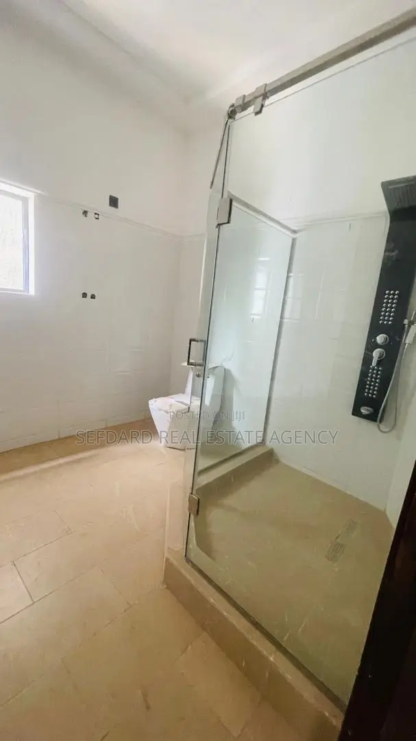 4bdrm Duplex in Sefdard Properties, Aburi for sale in Aburi