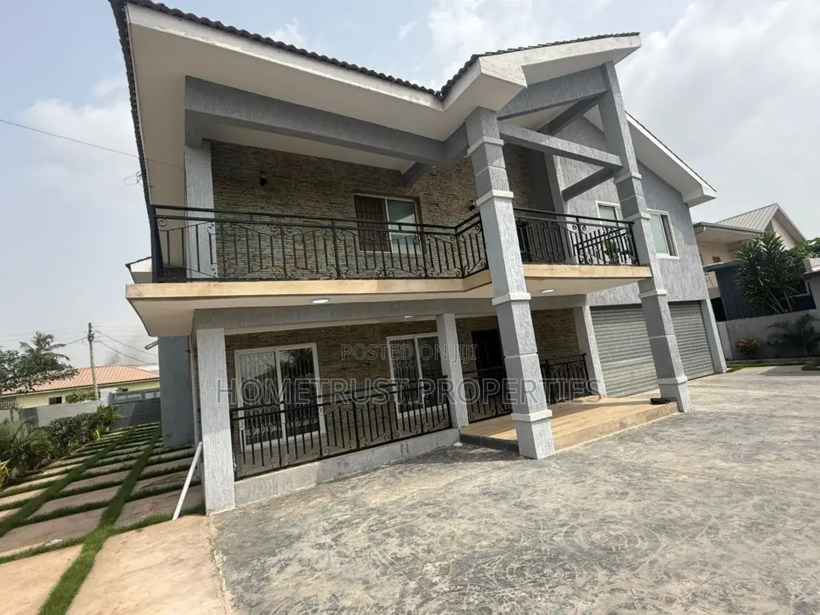 7bdrm House in Tema Community 12, Sakumono for sale in Sakumono