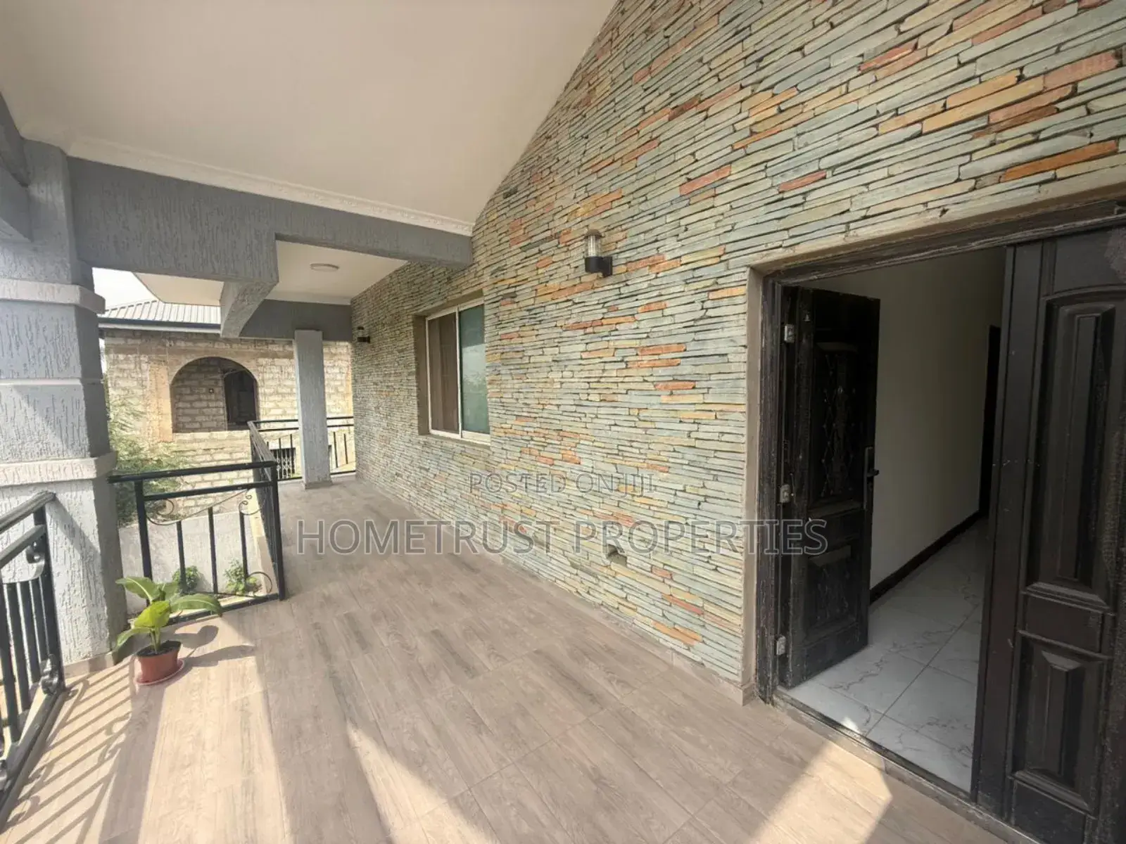 7bdrm House in Tema Community 12, Sakumono for sale in Sakumono