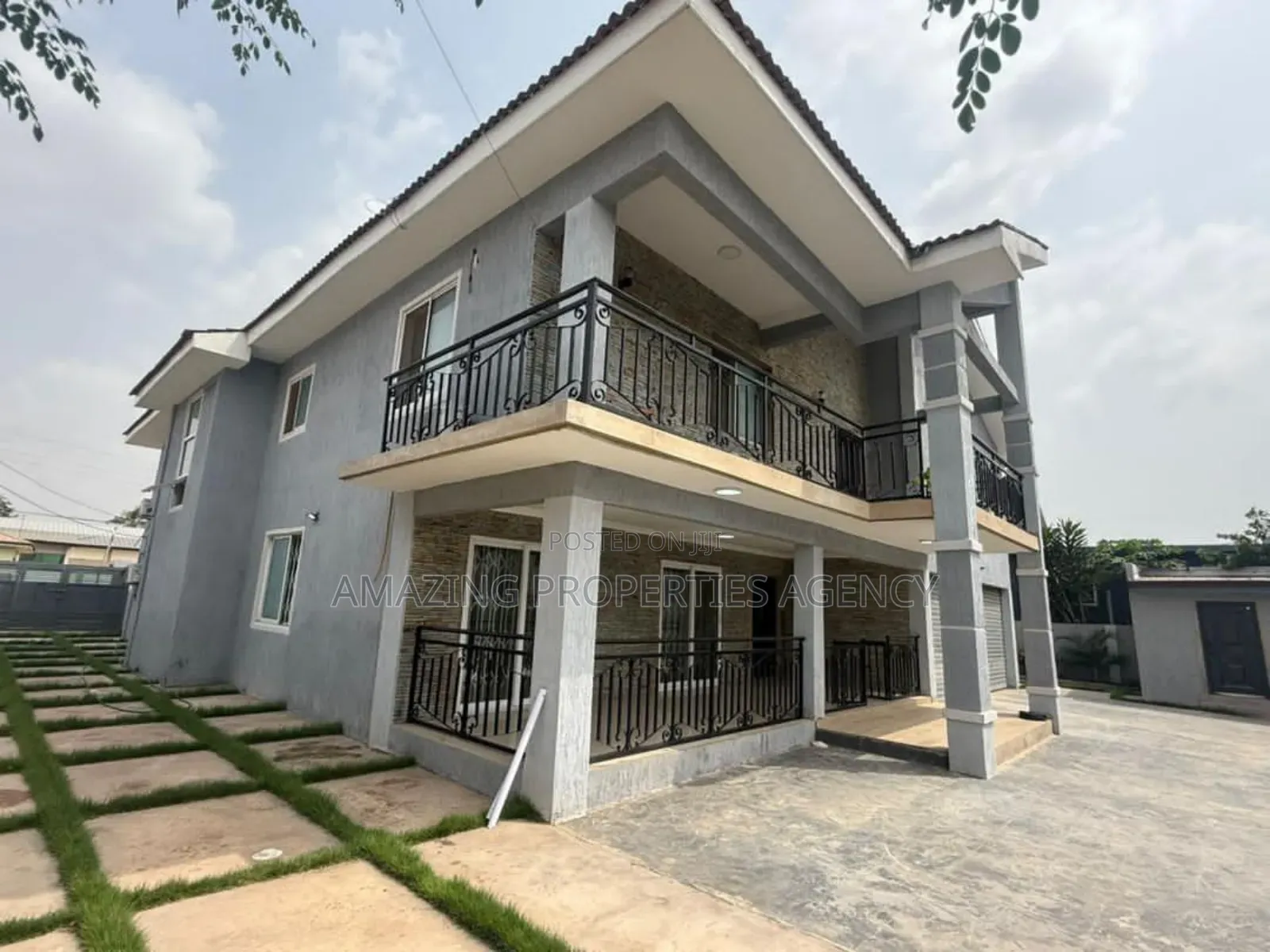 7bdrm House in Tema Community 12, Accra Metropolitan for sale in Accra Metropolitan