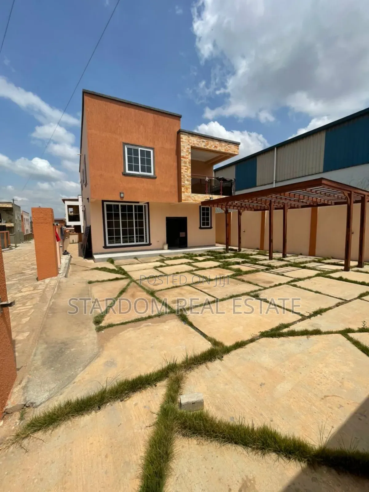 4bdrm Duplex in East Airport for rent in Airport Residential Area