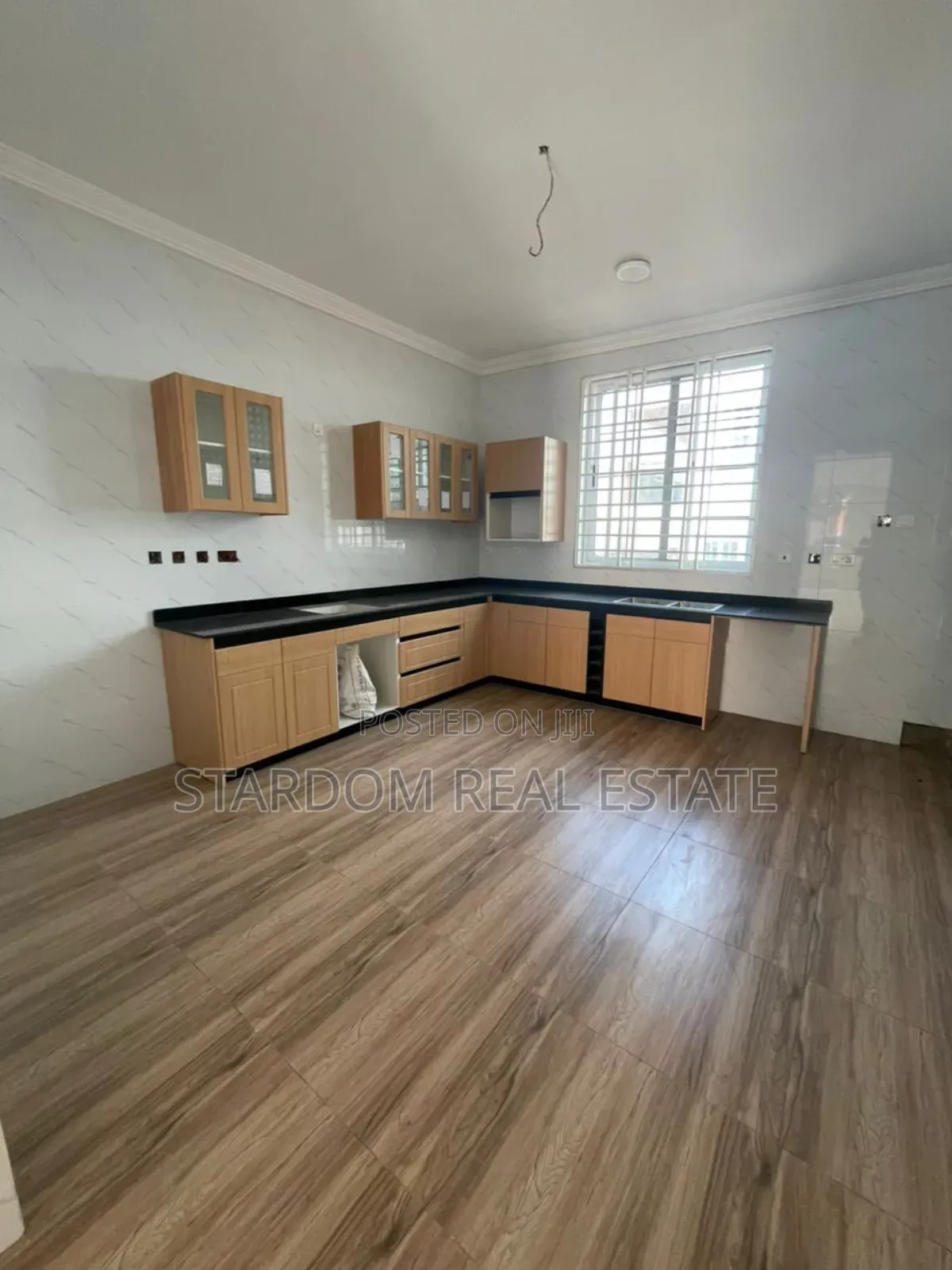 4bdrm Duplex in East Airport for rent in Airport Residential Area