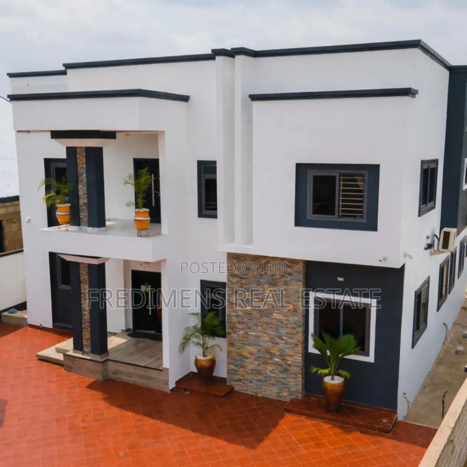5bdrm House in Fredimens Real, Atwima Kwanwoma for sale in Atwima Kwanwoma