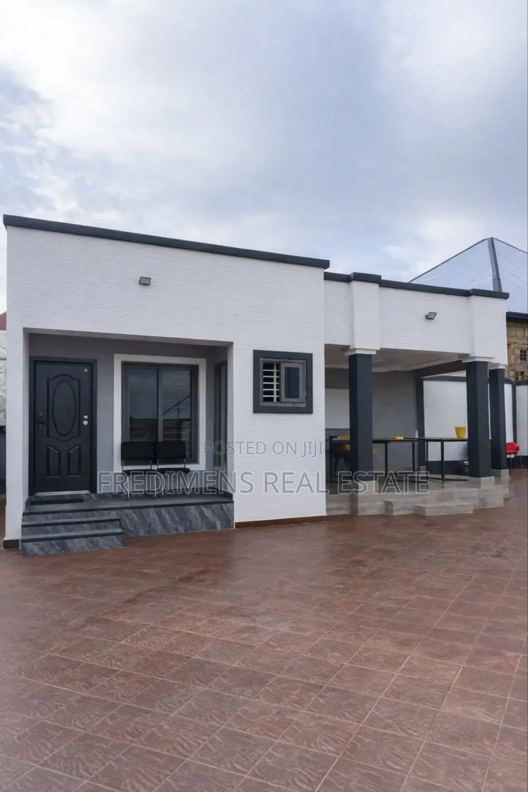 5bdrm House in Fredimens Real, Atwima Kwanwoma for sale in Atwima Kwanwoma