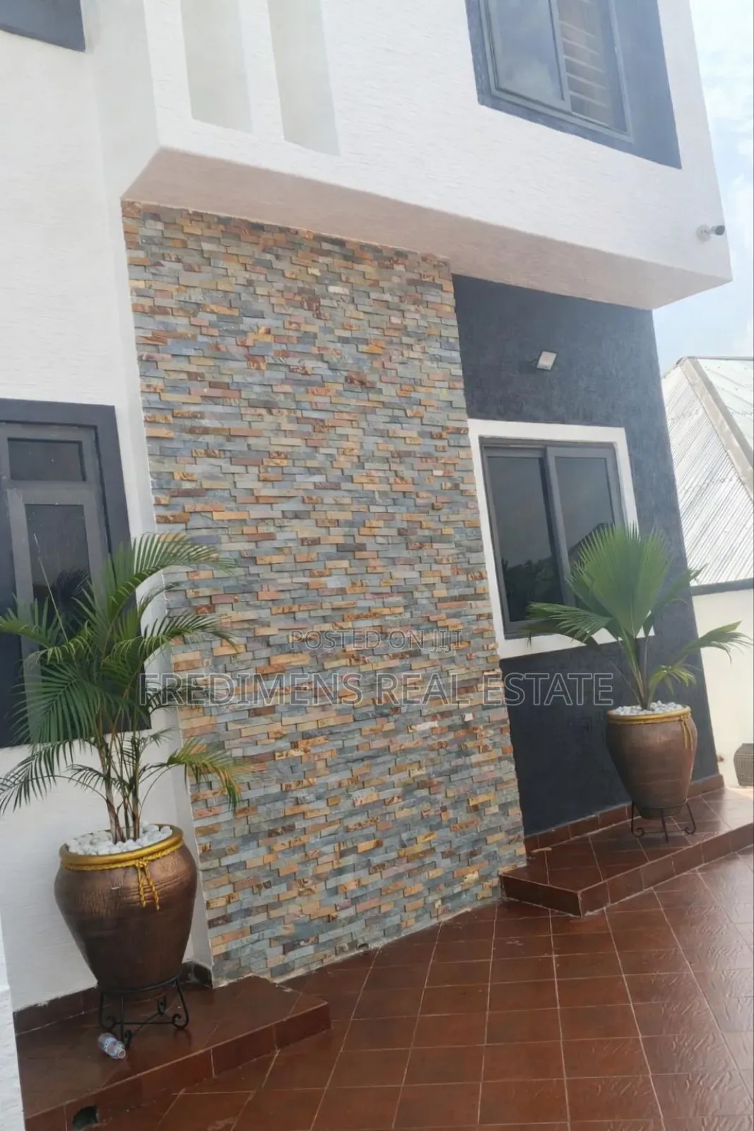 5bdrm House in Fredimens Real, Atwima Kwanwoma for sale in Atwima Kwanwoma