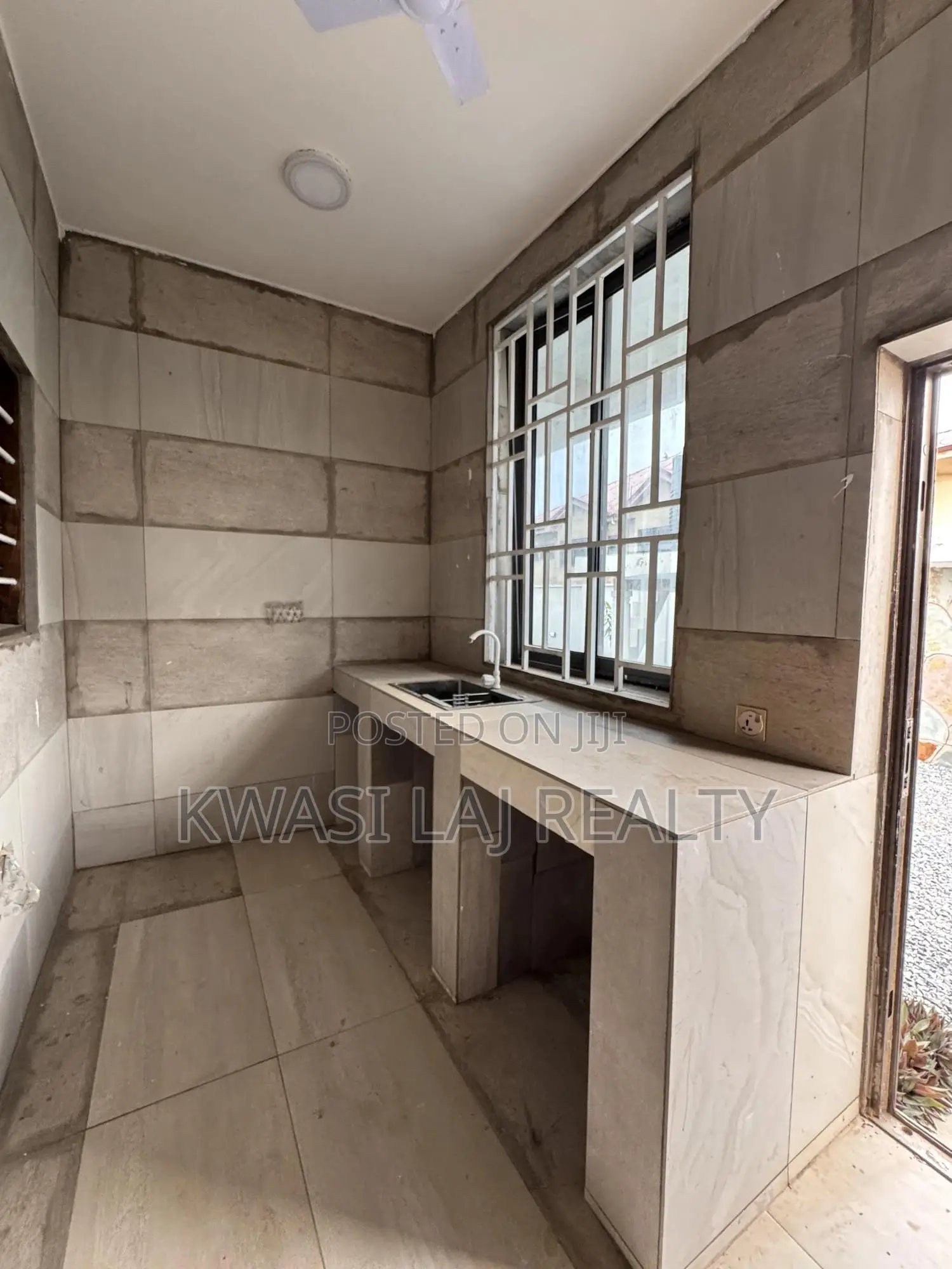 1bdrm Apartment in Redtop, Weija for rent in Weija