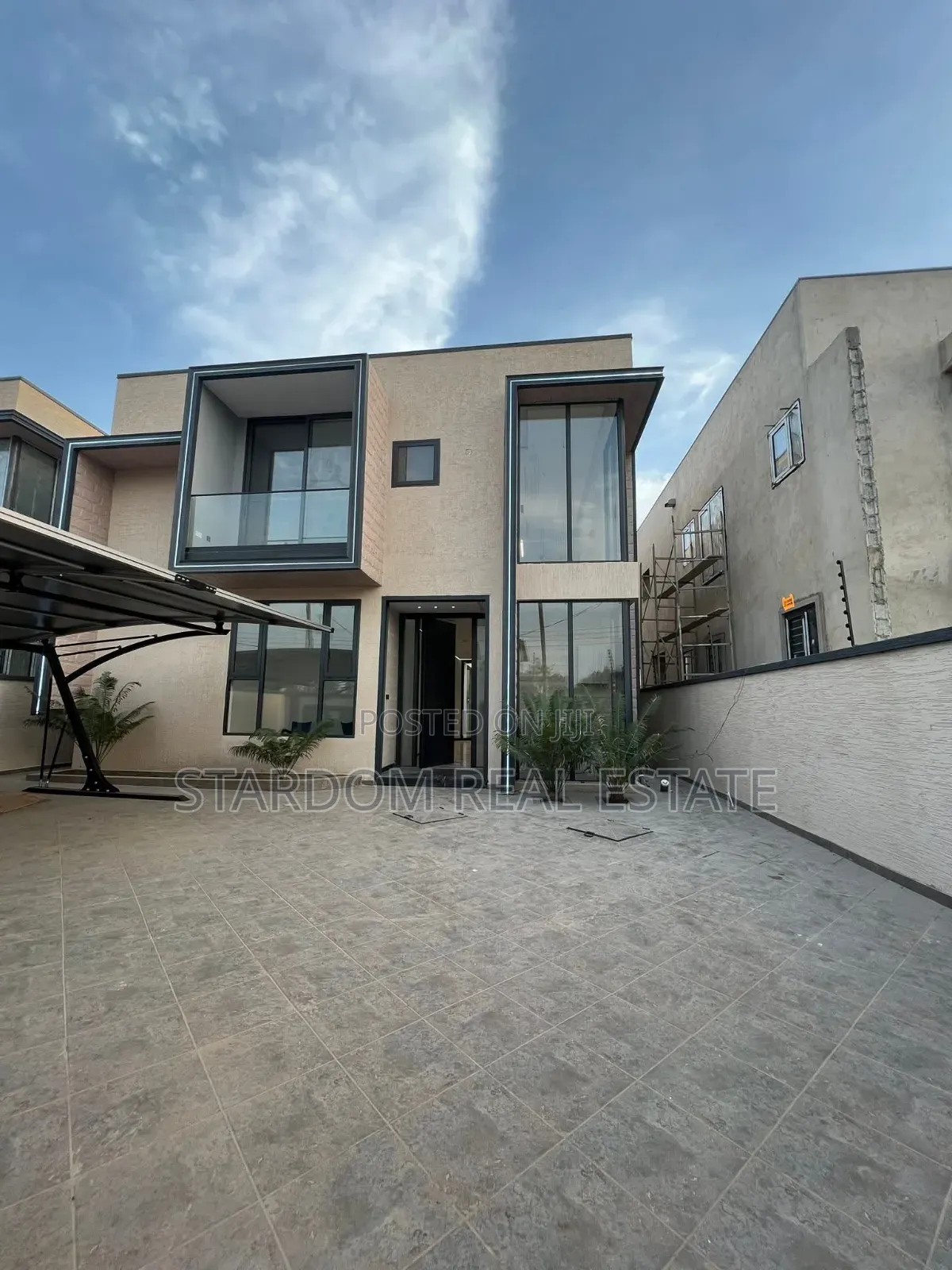 4bdrm Duplex in East Legon Hills, American House for sale in American House