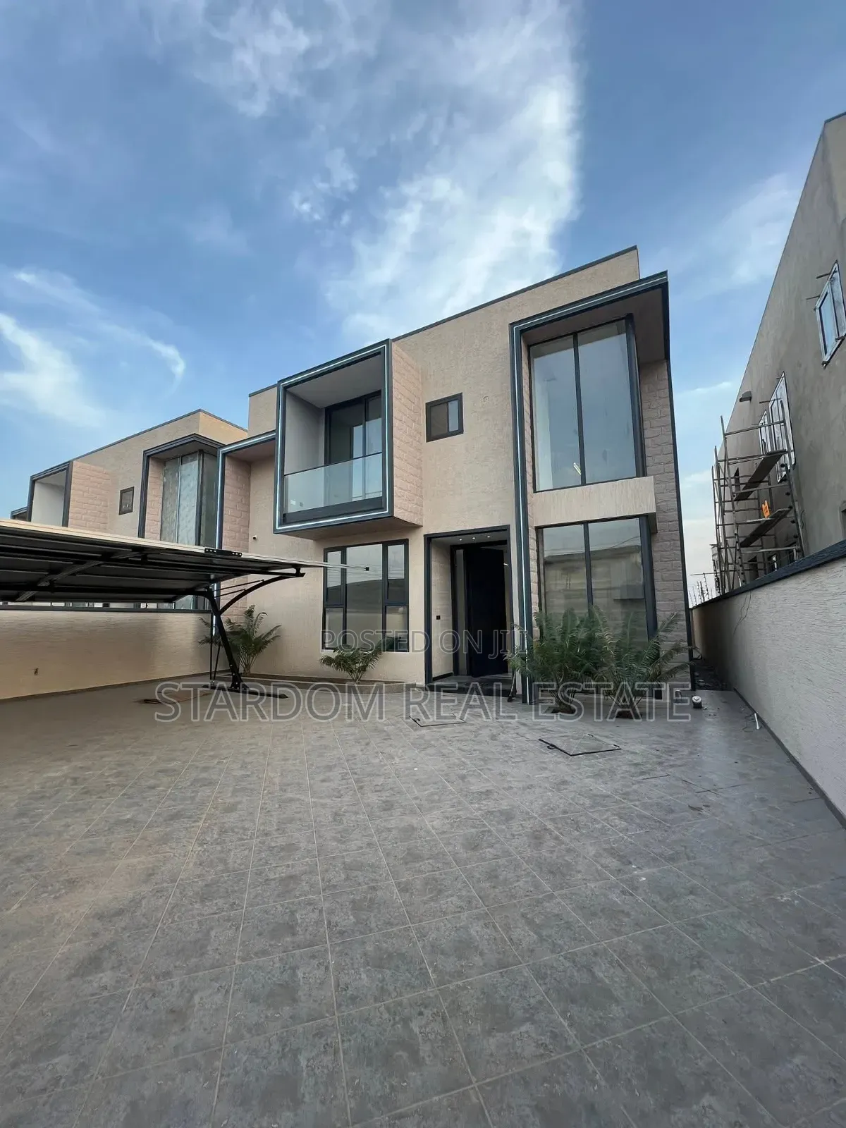4bdrm Duplex in East Legon Hills, American House for sale in American House