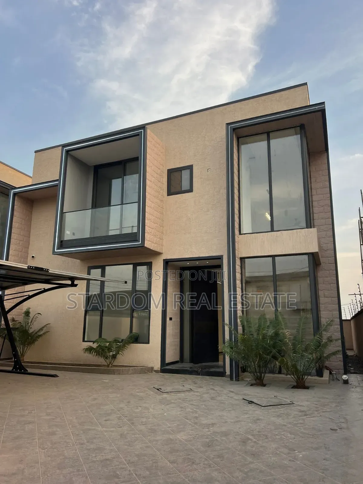 4bdrm Duplex in East Legon Hills, American House for sale in American House