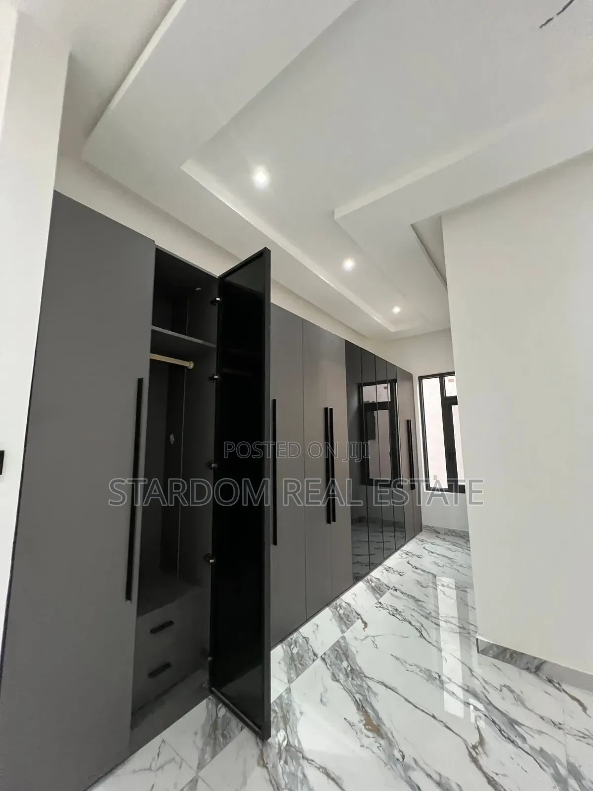 4bdrm Duplex in East Legon Hills, American House for sale in American House