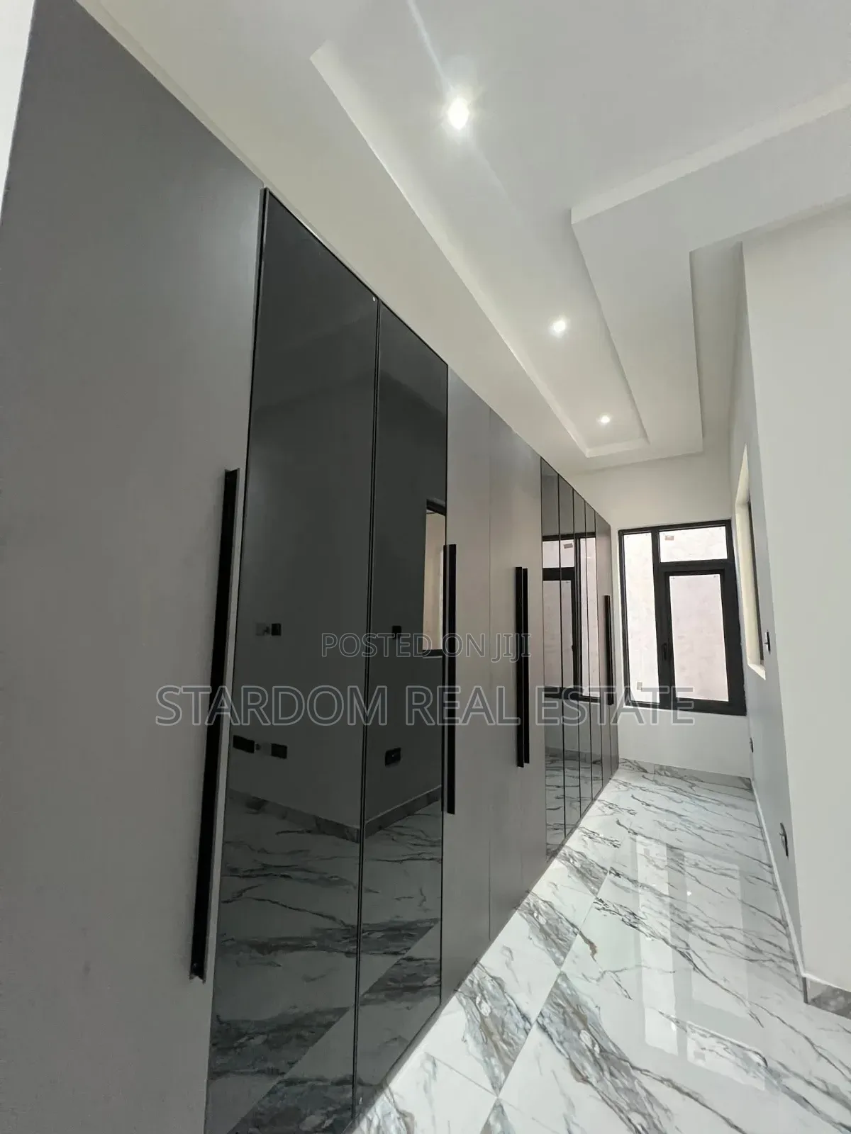 4bdrm Duplex in East Legon Hills, American House for sale in American House