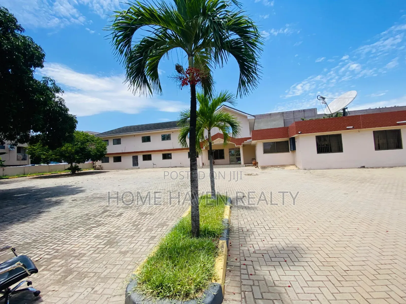 42 Office Rooms Space for Rent at Airport Residentials in Airport Residential Area