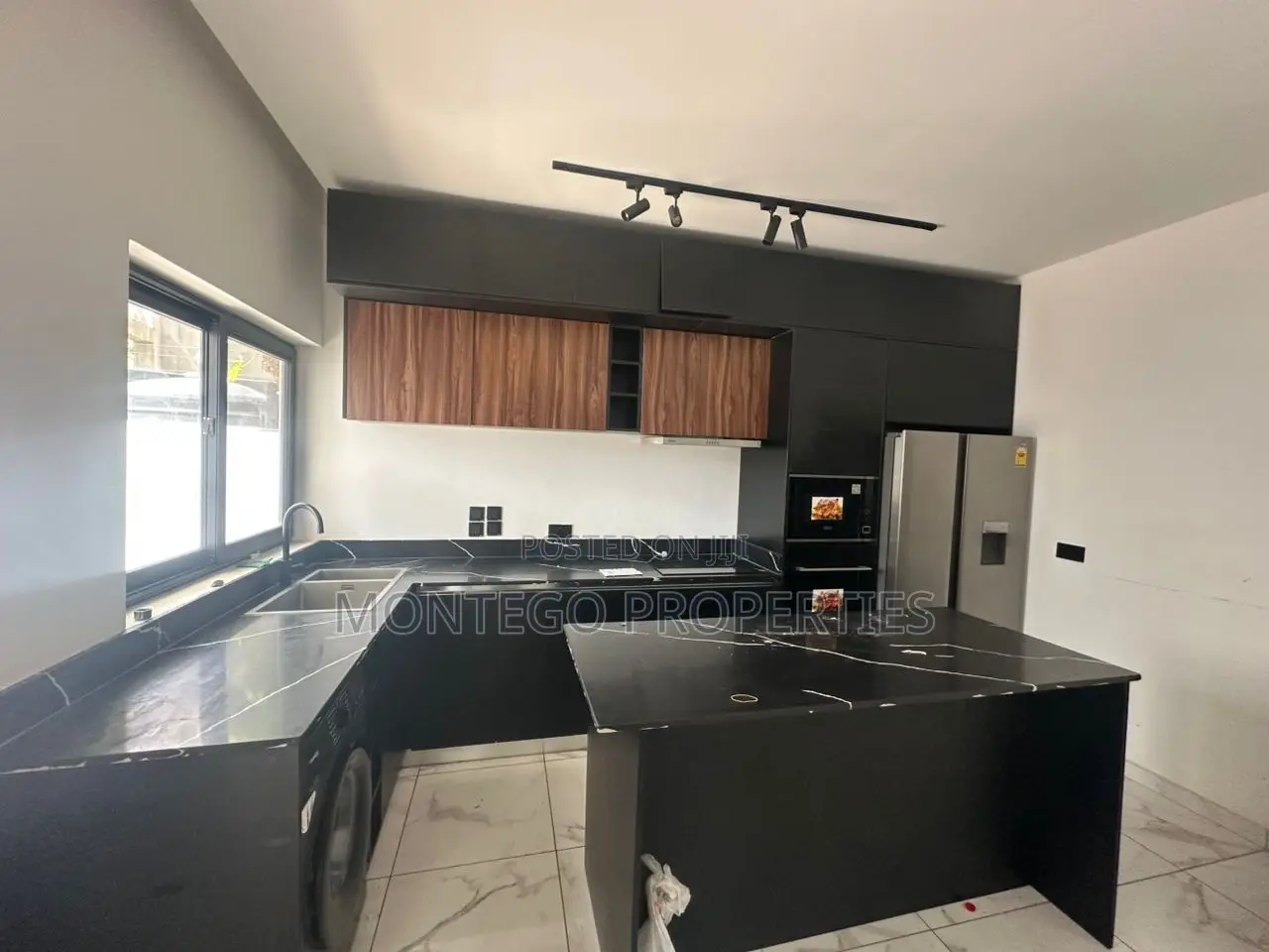 3bdrm House in Adjiringanor, School Junction for rent in School Junction