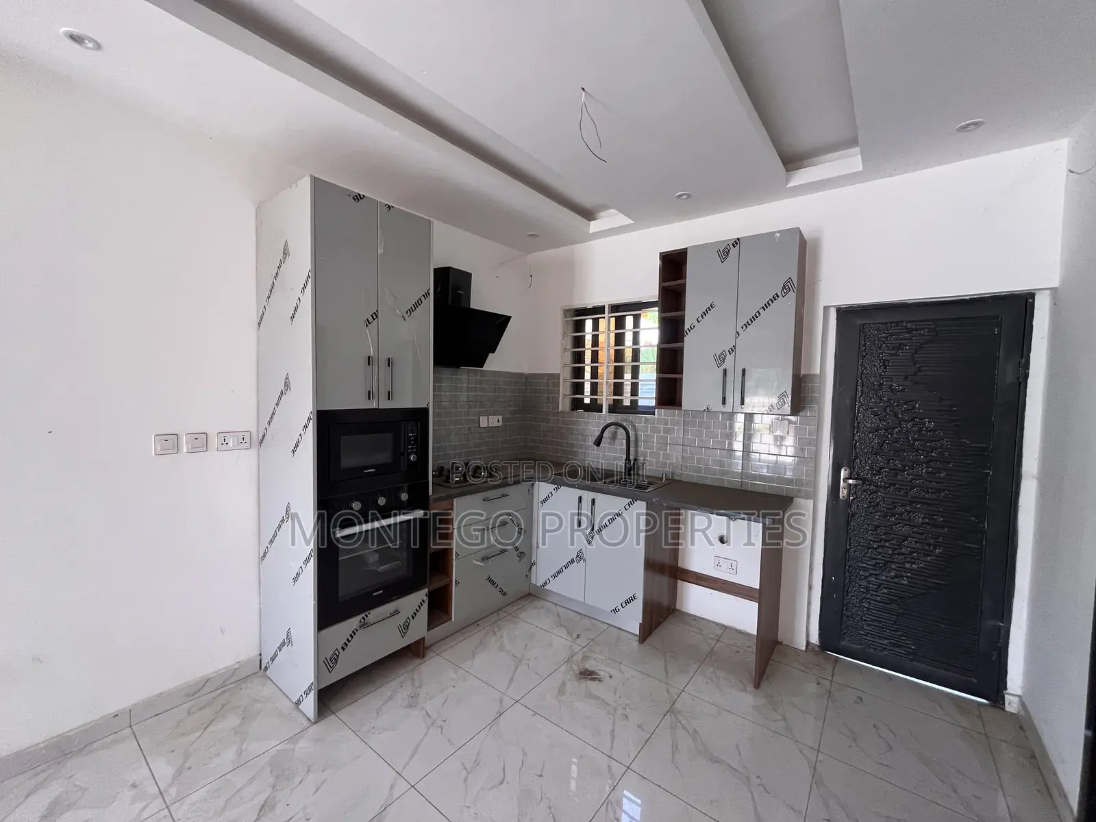 2bdrm Townhouse / Terrace in Adjiringanor, School Junction for rent in School Junction