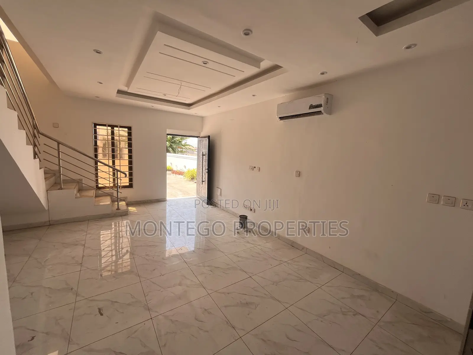 2bdrm Townhouse / Terrace in Adjiringanor, School Junction for rent in School Junction