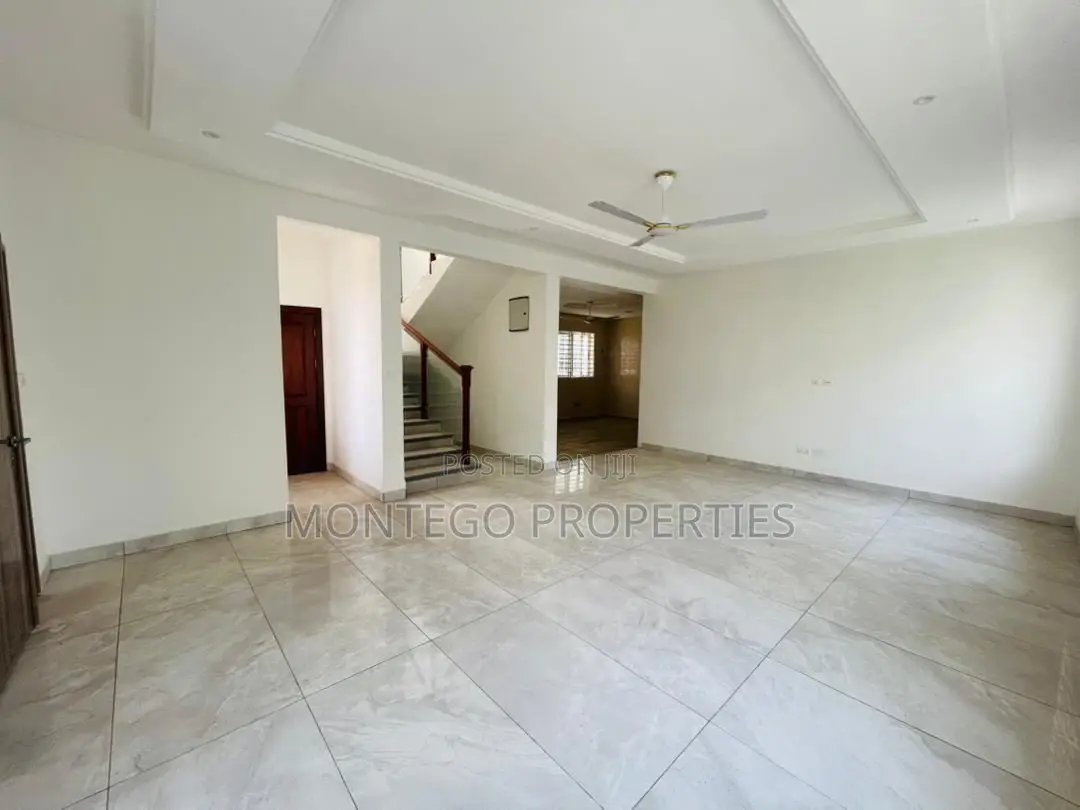 3bdrm House in East Legon, A&C Mall Area for sale in A&C Mall Area