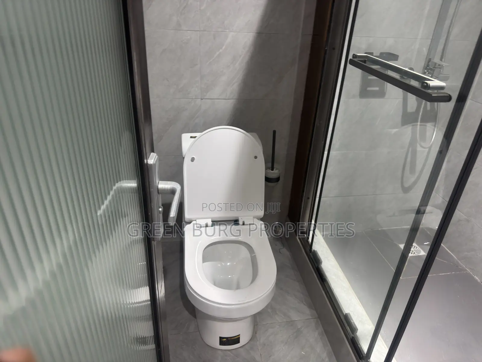 2bdrm Apartment in Green, Madina for rent in Madina