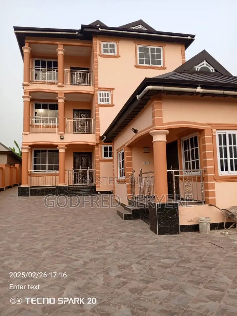2bdrm Apartment in Adeleke Estates, Kumasi Metropolitan for rent in Kumasi Metropolitan