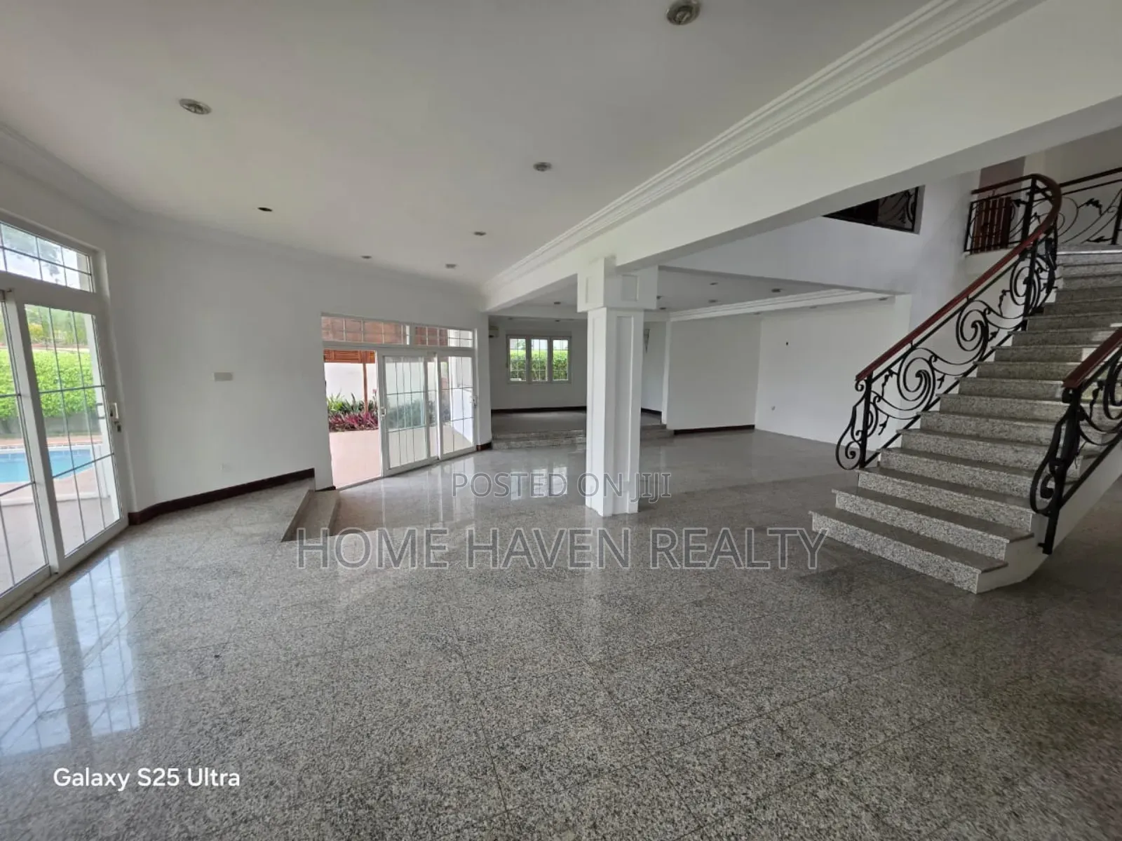 5bdrm House in East Legon, American House for rent in American House