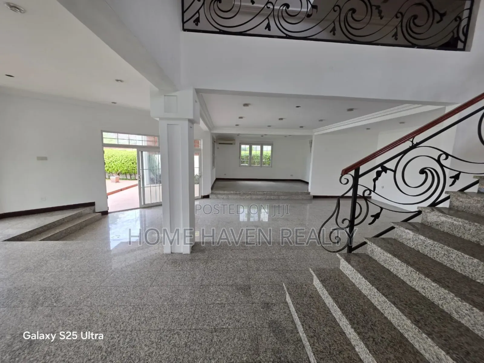 5bdrm House in East Legon, American House for rent in American House