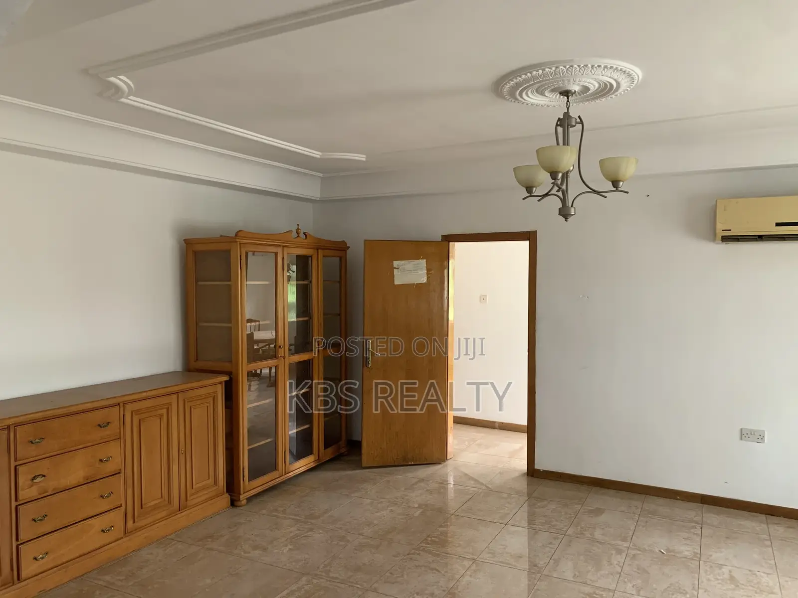 8bdrm Mansion in Ahodwo-Ridge, Kumasi Metropolitan for rent in Kumasi Metropolitan