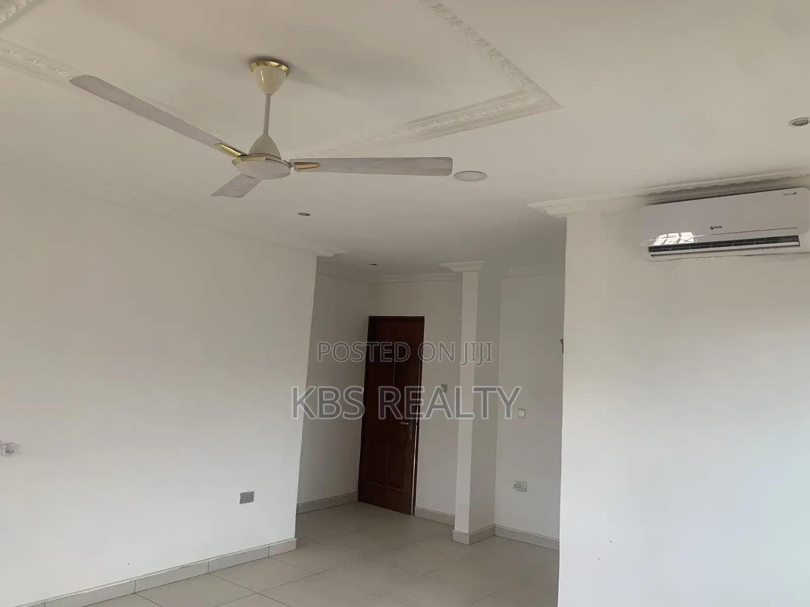 5bdrm House in East Legon, American House for rent in American House