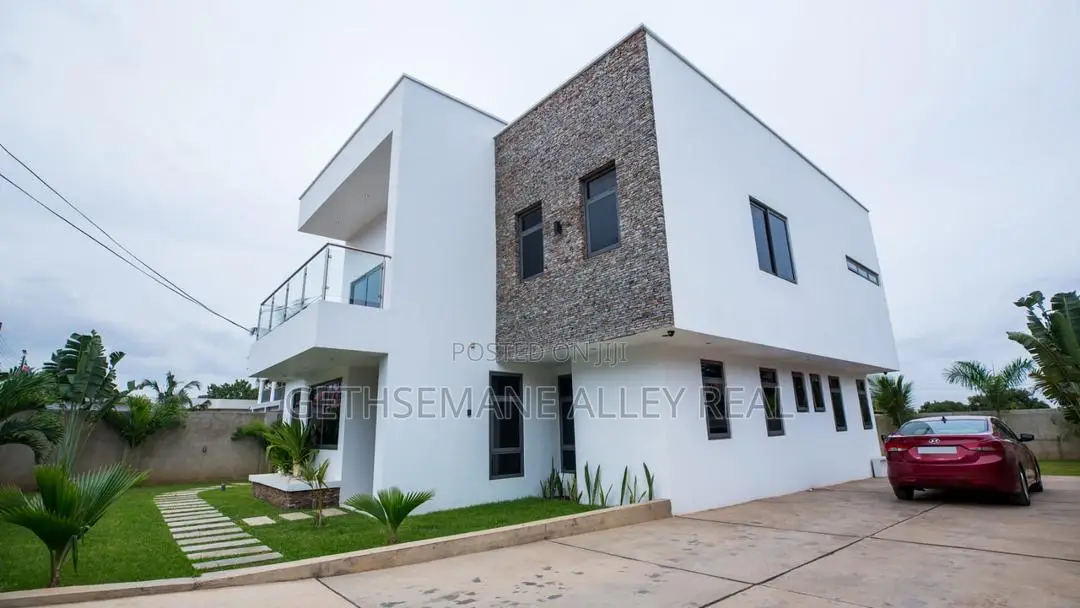 Furnished 5bdrm Penthouse in Gethsemeny Alley, Tantra Hills for sale in Tantra Hills
