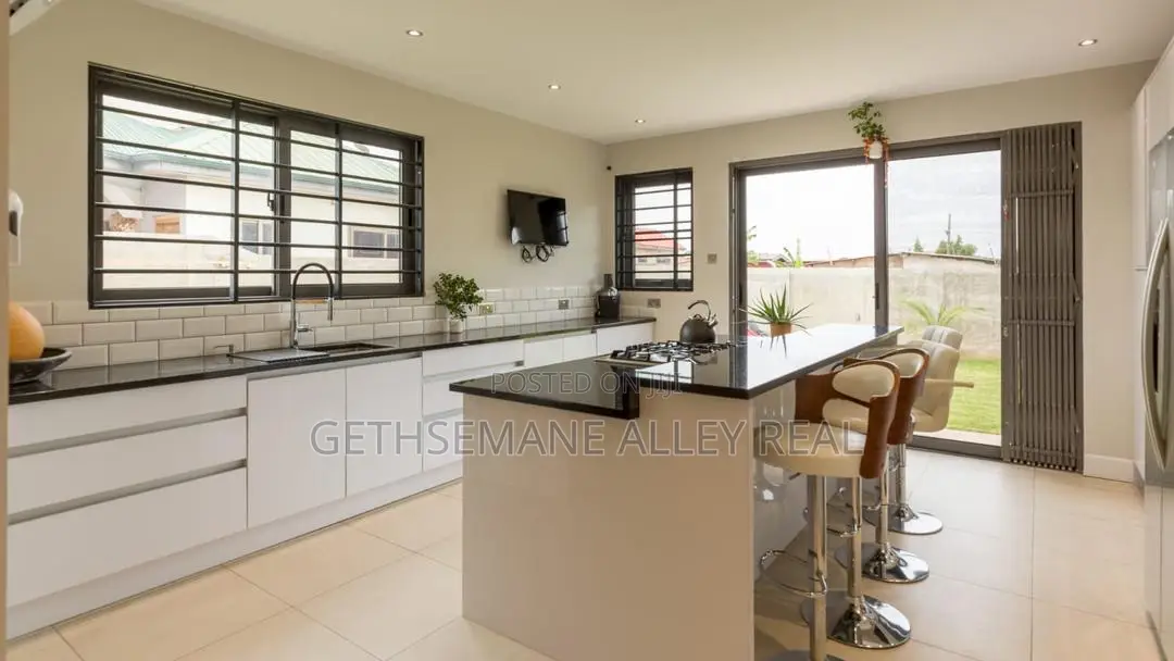 Furnished 5bdrm Penthouse in Gethsemeny Alley, Tantra Hills for sale in Tantra Hills