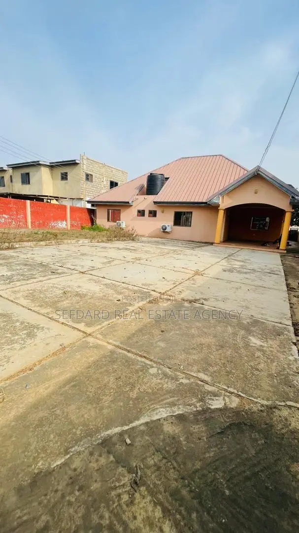 4bdrm House in Sefdard Properties, Amasaman for sale in Amasaman
