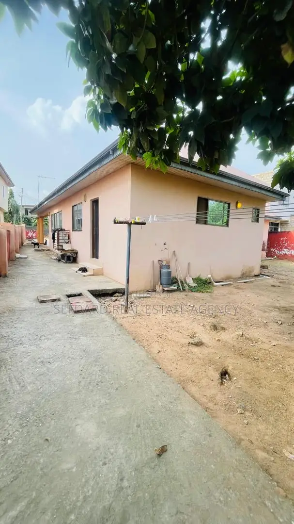 4bdrm House in Sefdard Properties, Amasaman for sale in Amasaman