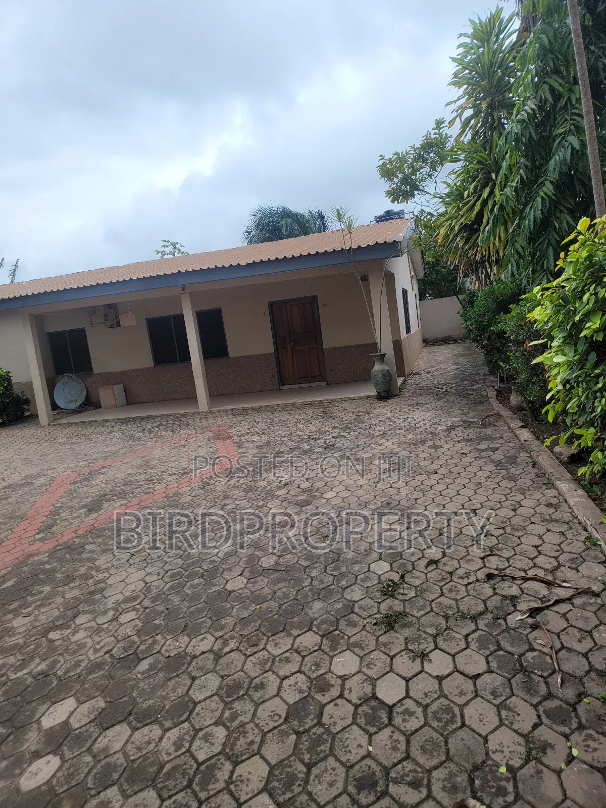 4bdrm House in Bird-Group, Ashaley Botwe for rent in Ashaley Botwe