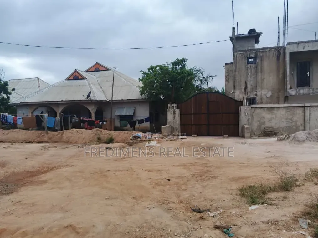 5bdrm House in Fredimens Real, Kumasi Metropolitan for sale in Kumasi Metropolitan