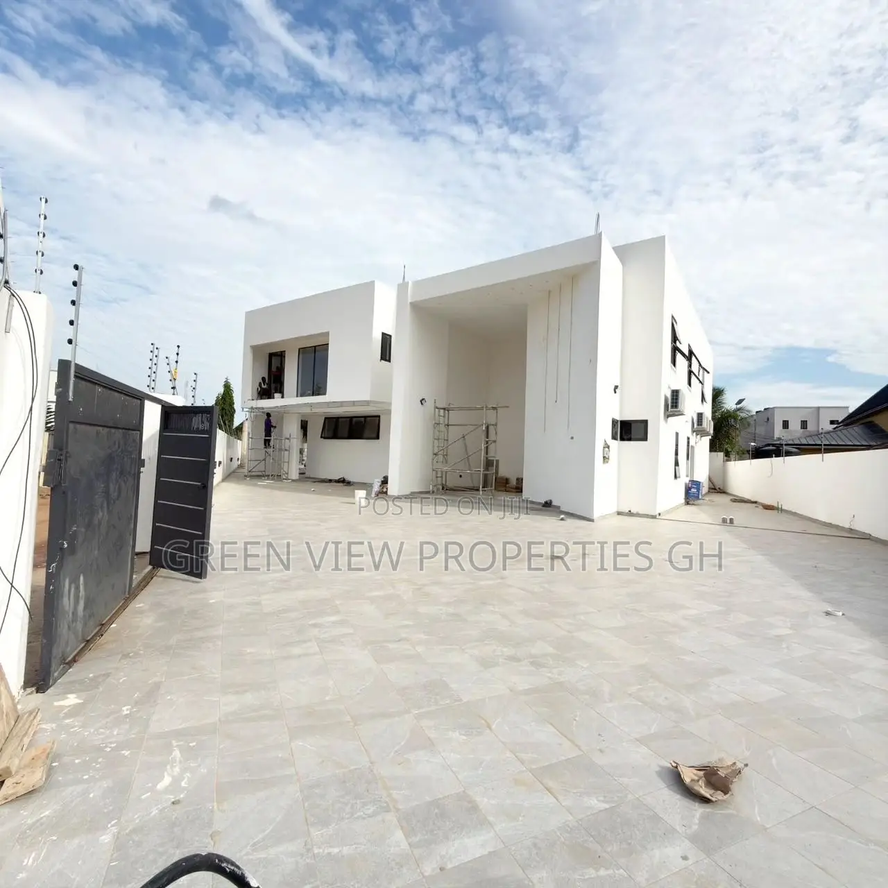4bdrm Duplex in East Legon for sale in East Legon