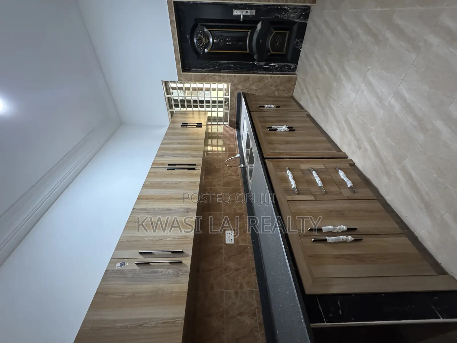 2bdrm Apartment in Aplaku Kokrobite, Weija for rent in Weija