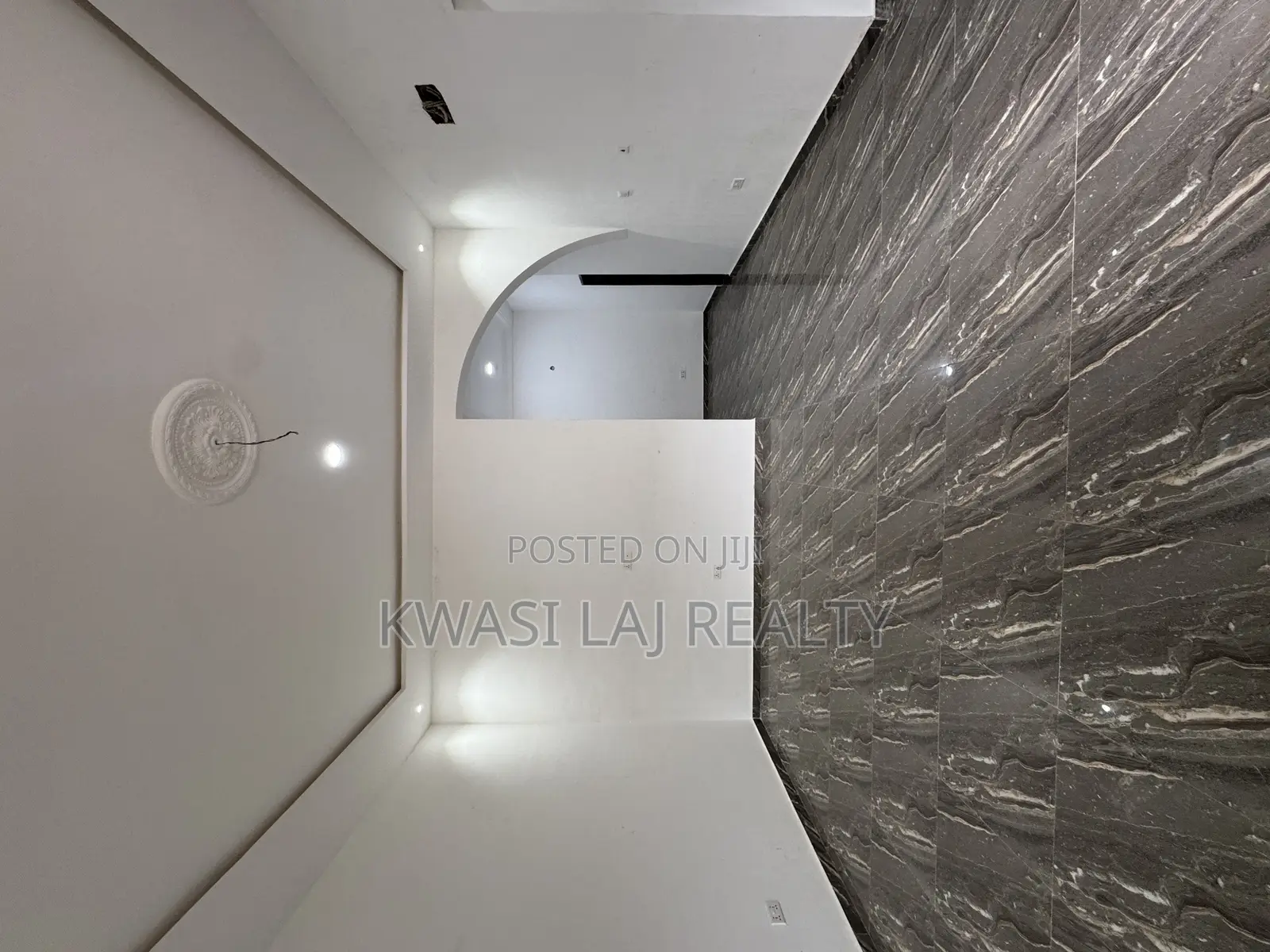 2bdrm Apartment in Aplaku Kokrobite, Weija for rent in Weija