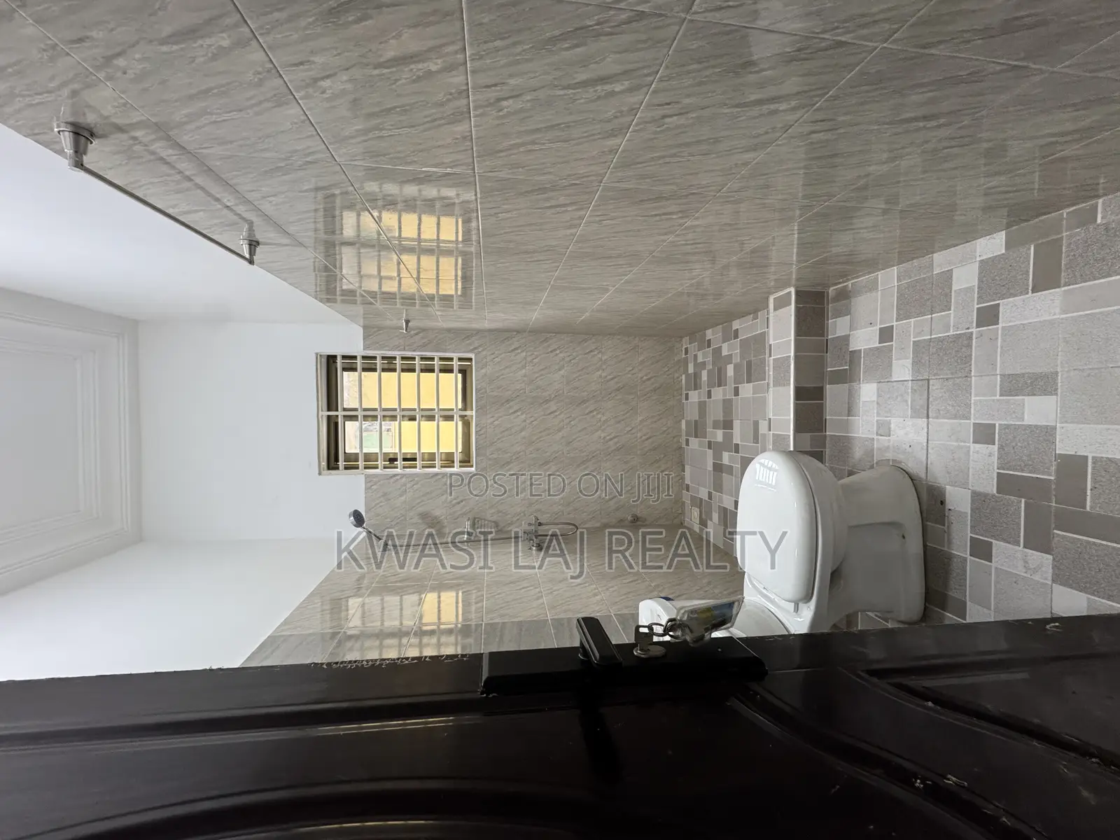 2bdrm Apartment in Aplaku Kokrobite, Weija for rent in Weija