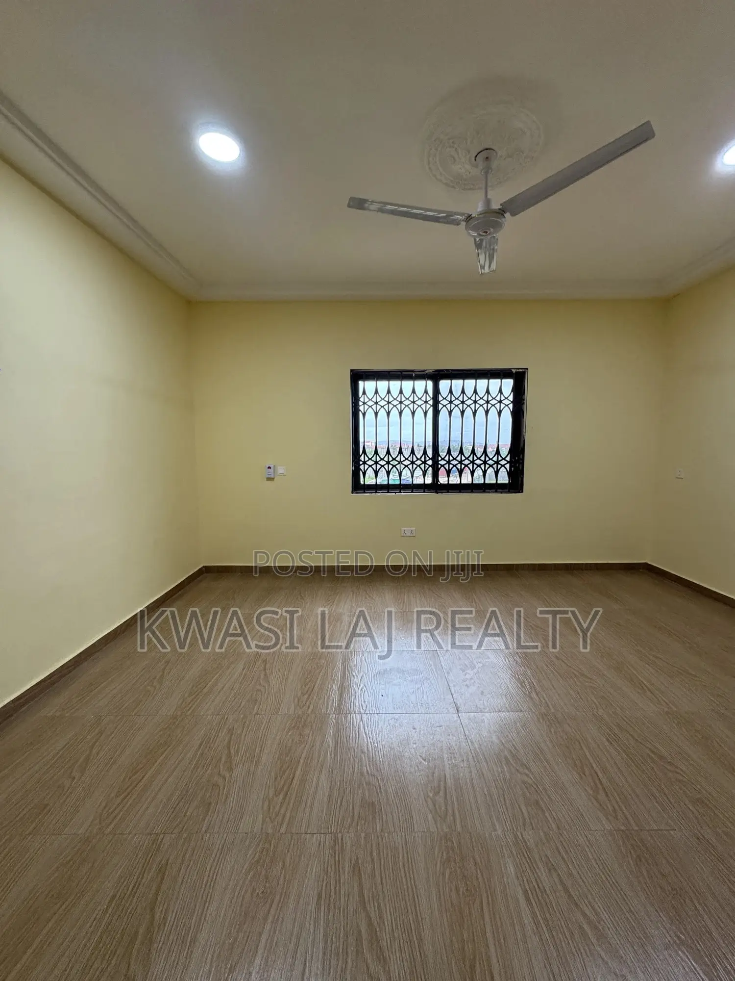 2bdrm Apartment in Tetegu Junction, Weija for rent in Weija