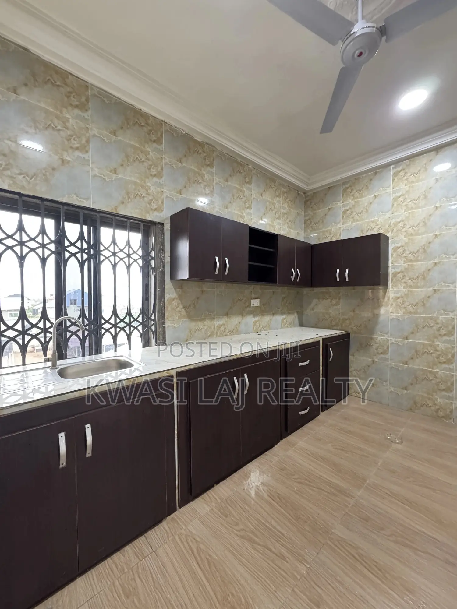 2bdrm Apartment in Tetegu Junction, Weija for rent in Weija