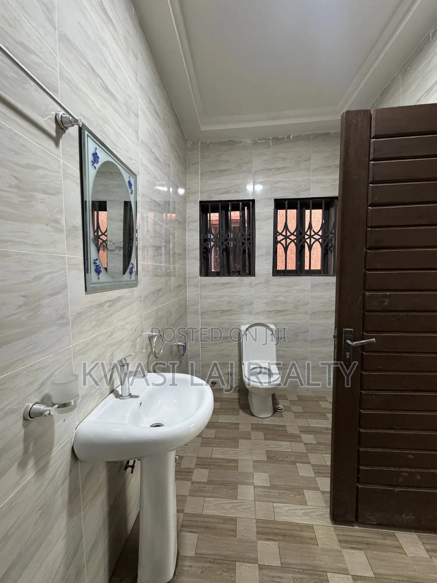 2bdrm Apartment in Tetegu Junction, Weija for rent in Weija