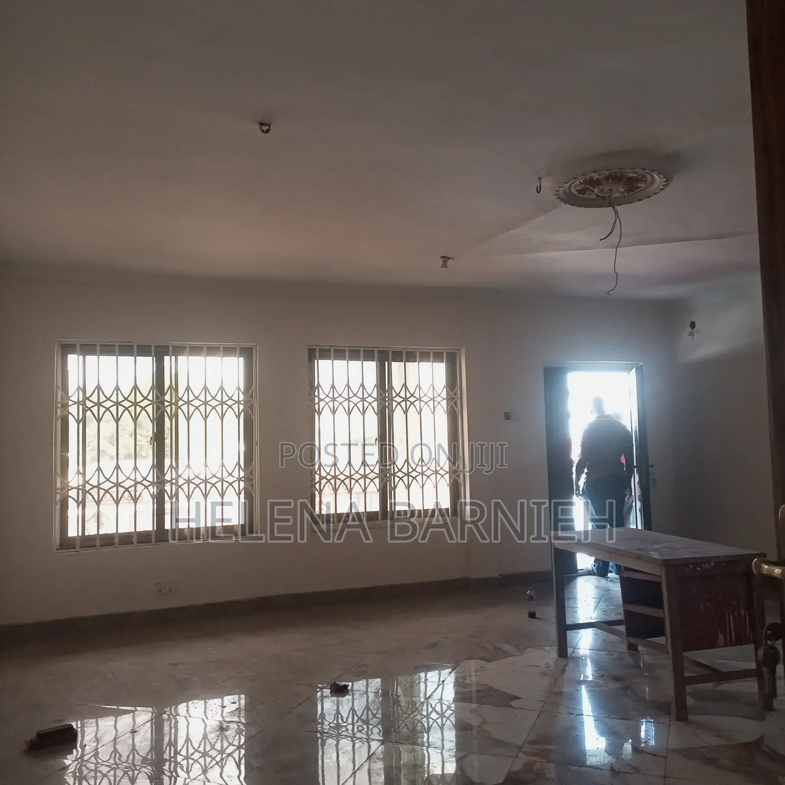 3bdrm Apartment in Helena Estate Agency, The Mall for rent in The Mall