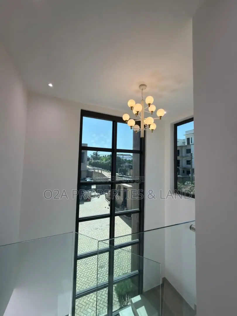 4bdrm House in East Airport for sale in Airport Residential Area