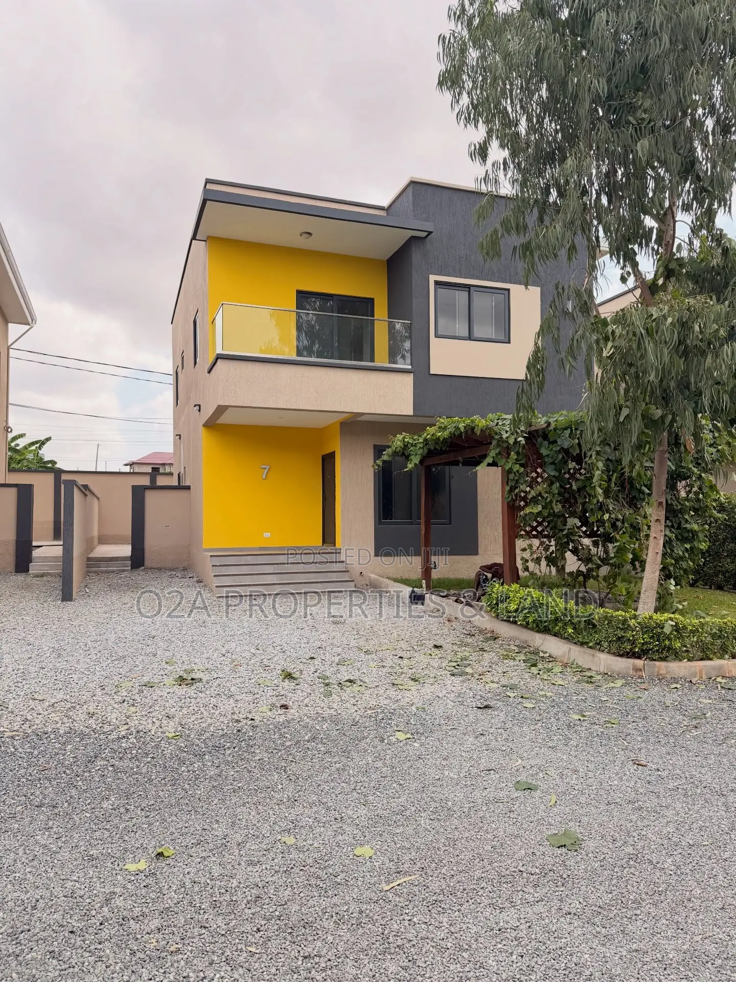 3bdrm House in Oyarifa for sale in Oyarifa Mall Area