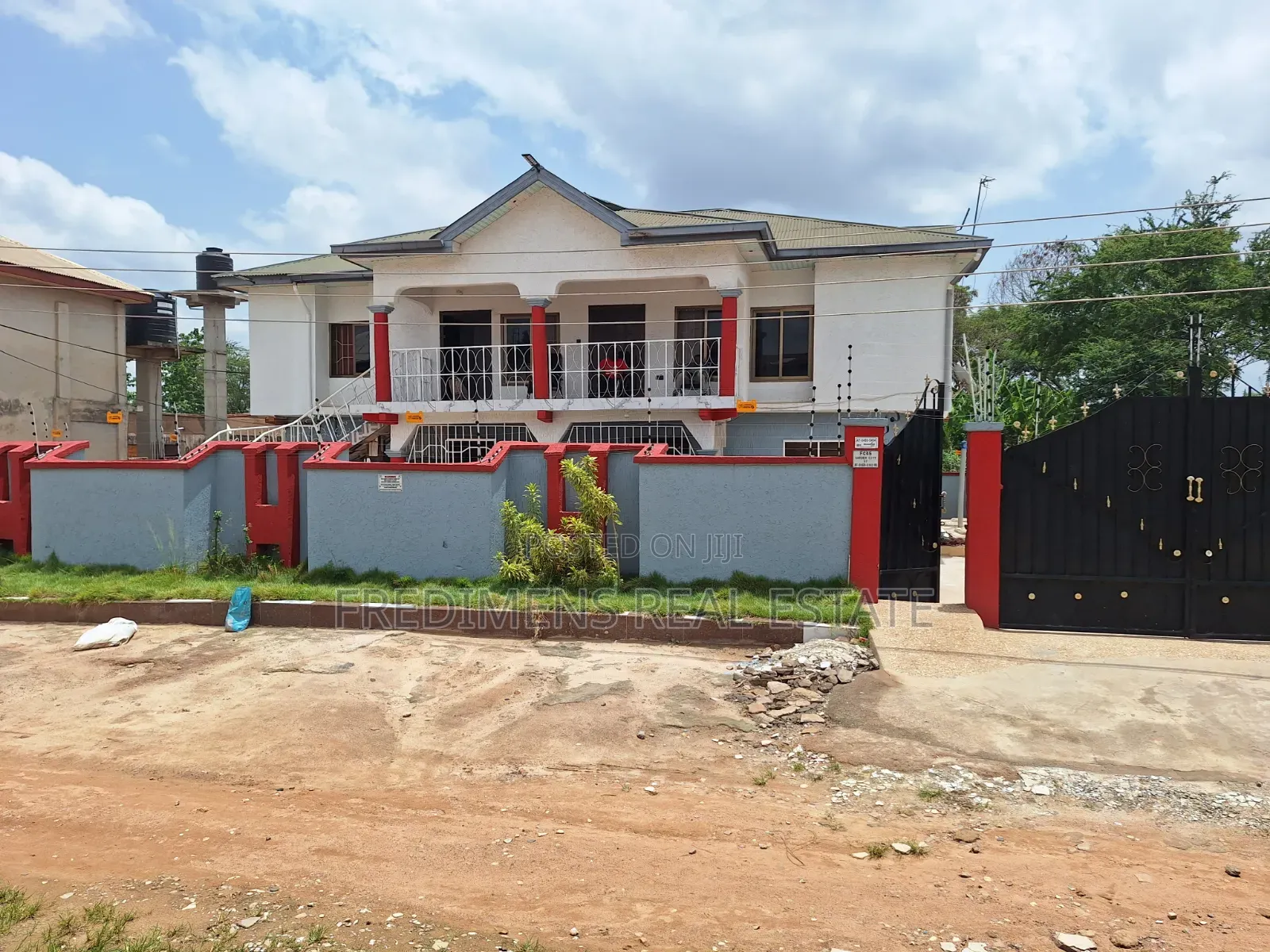 7bdrm House in Fredimens Real, Afigya-Kwabre for sale in Afigya-Kwabre