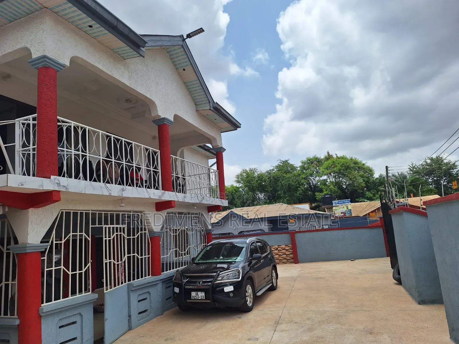 7bdrm House in Fredimens Real, Afigya-Kwabre for sale in Afigya-Kwabre