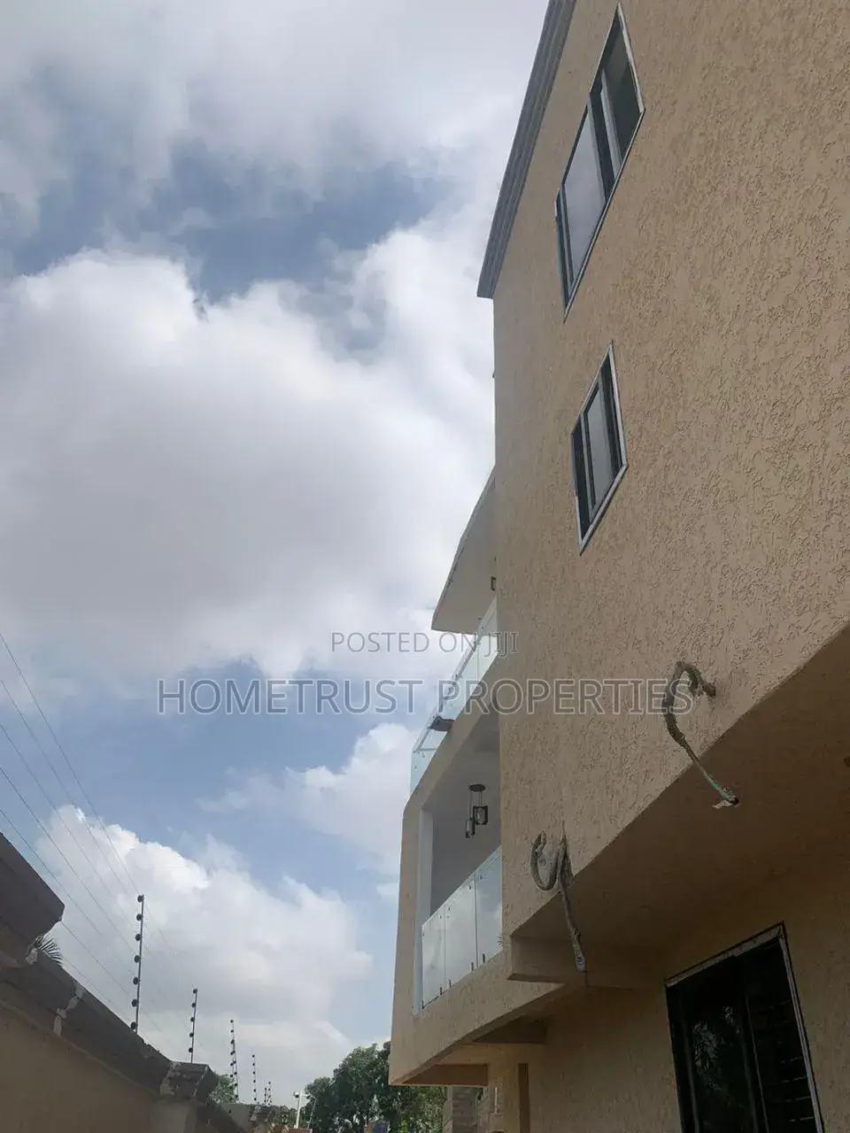 5bdrm Duplex in Kwabenya Acp for sale in Kwabenya