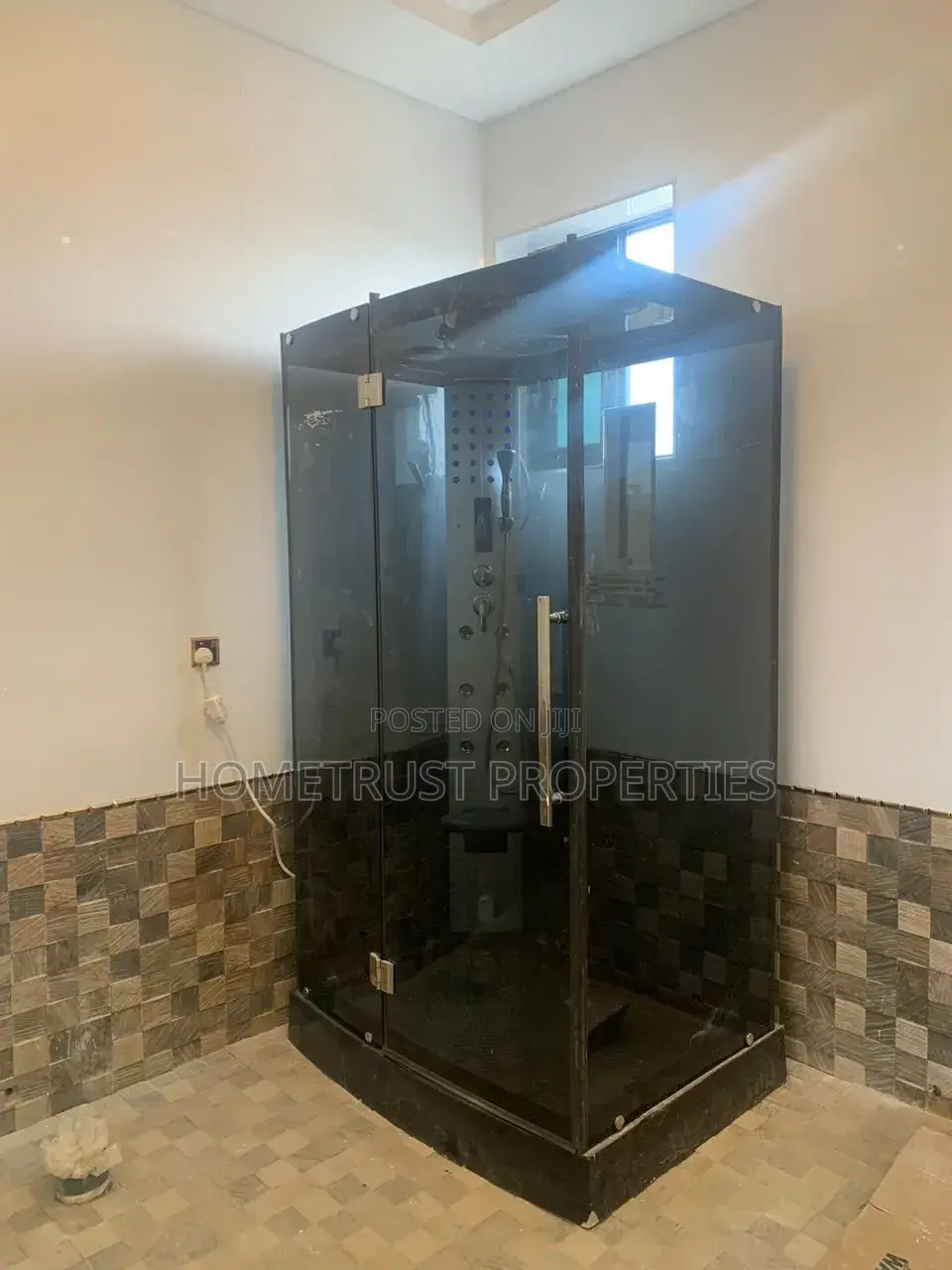 5bdrm Duplex in Kwabenya Acp for sale in Kwabenya